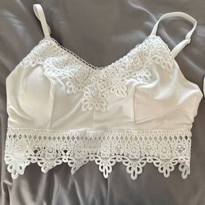 White cropped tanktop!